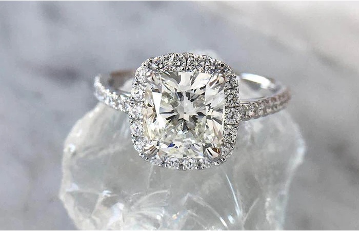 The Beauty of 10k White Gold 10k white gold wedding ring scrolled goldman